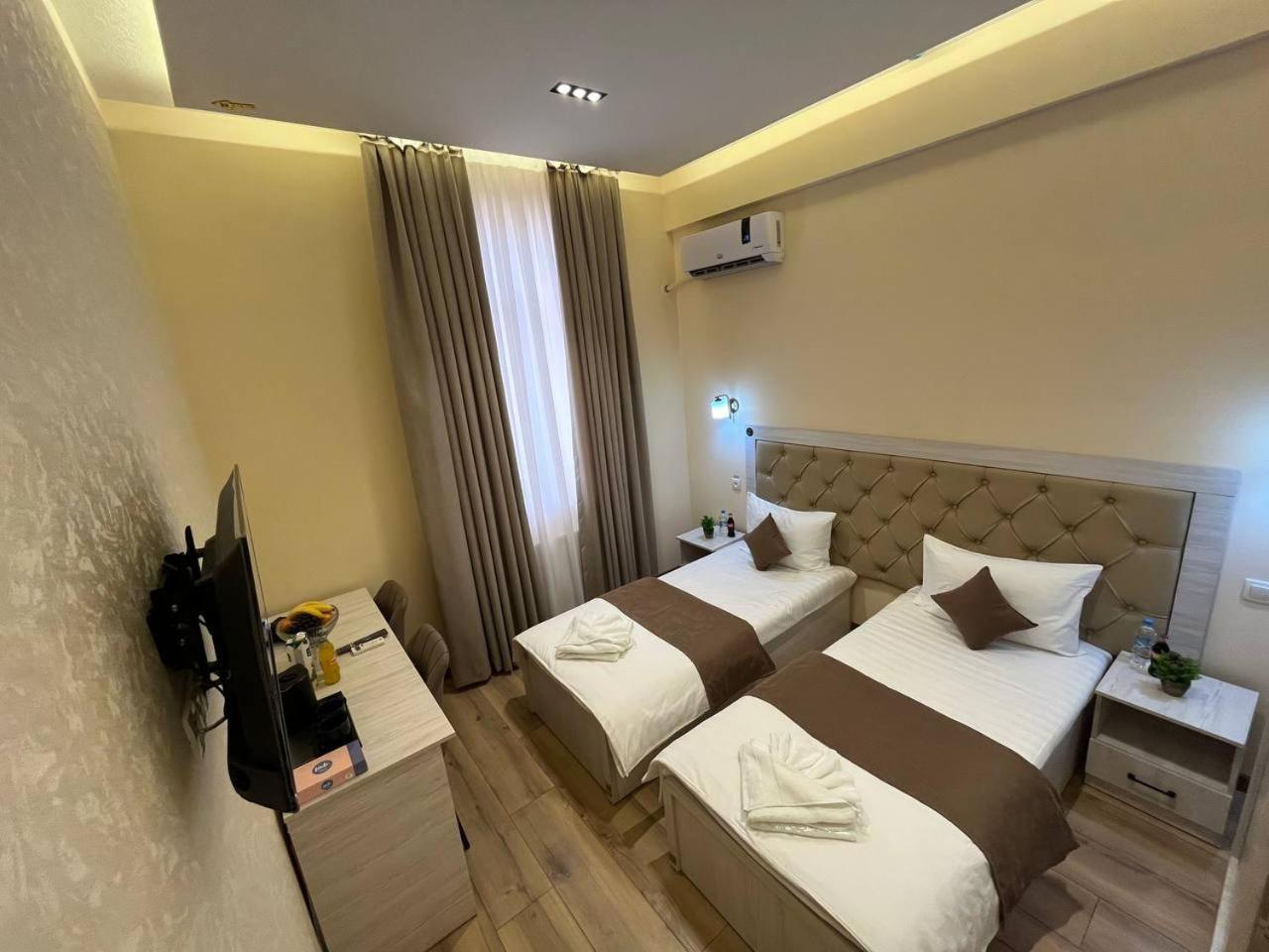 Aks Hotel Tasken Kültér fotó